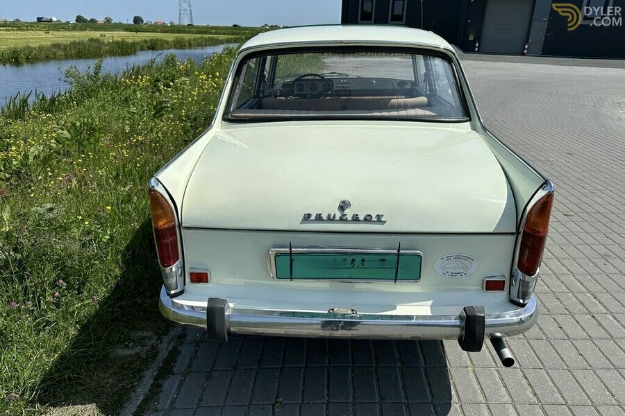 Classic 1973 Peugeot 404 Sedan For Sale. Price 8 000 eur - Dyler