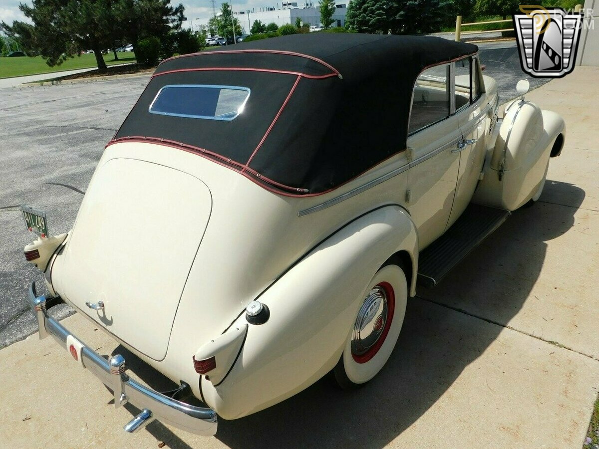 1937 La Salle Series 50 4 Door Convertible, foto 3