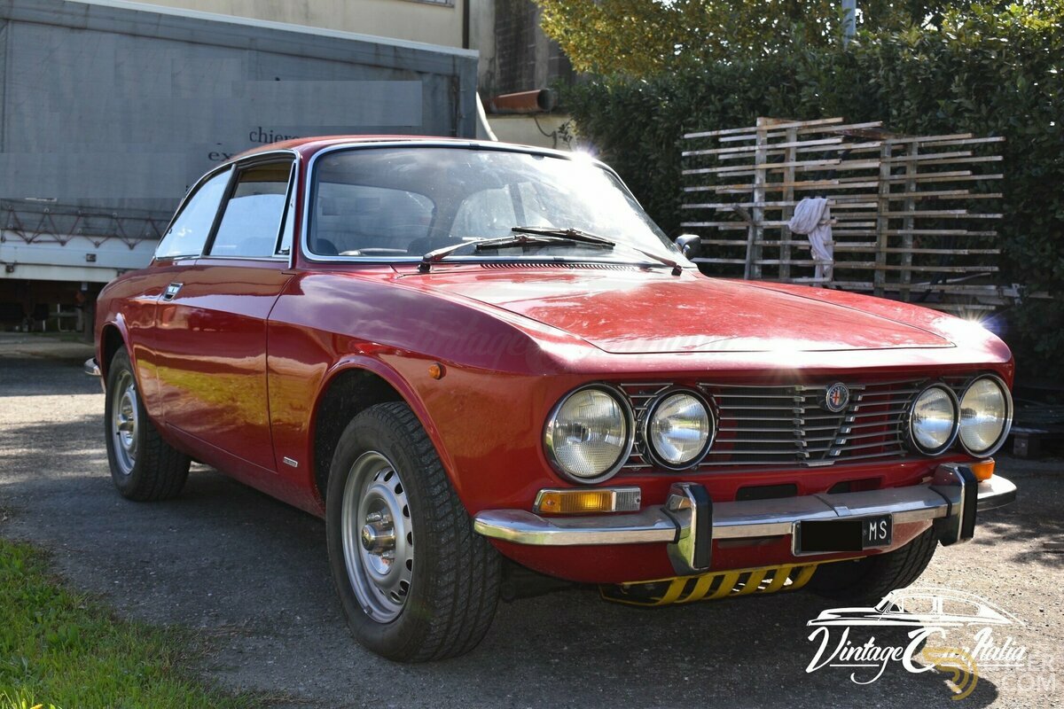 1971 Alfa Romeo 2000 GT, foto 2