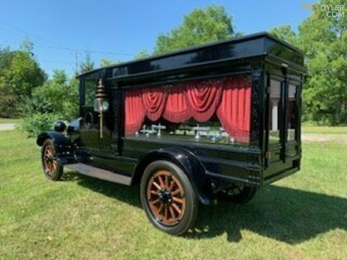 1919 REO Speed Wagon Truck Hearse, foto 2