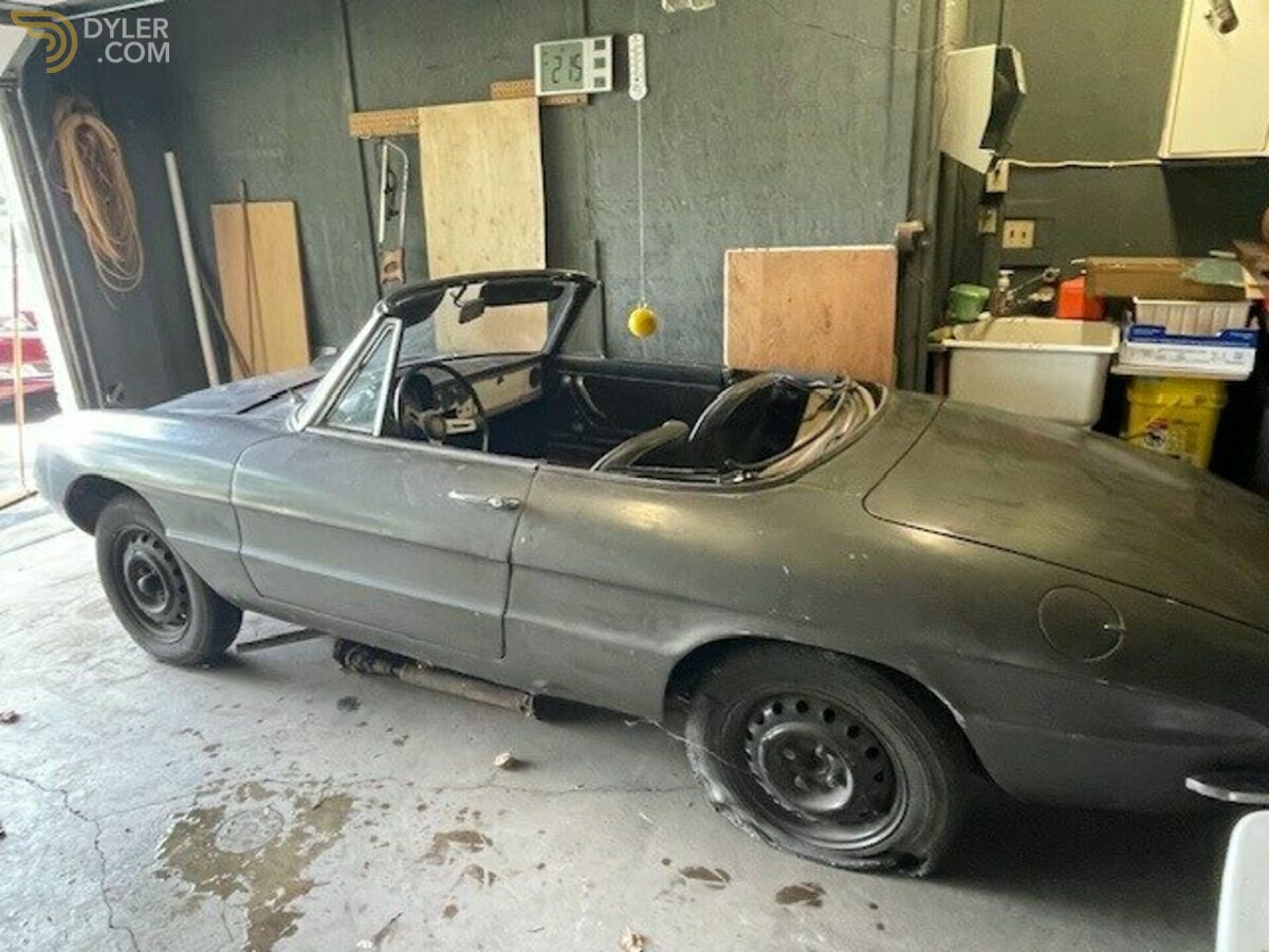 1967 Alfa Romeo Spider, foto 2