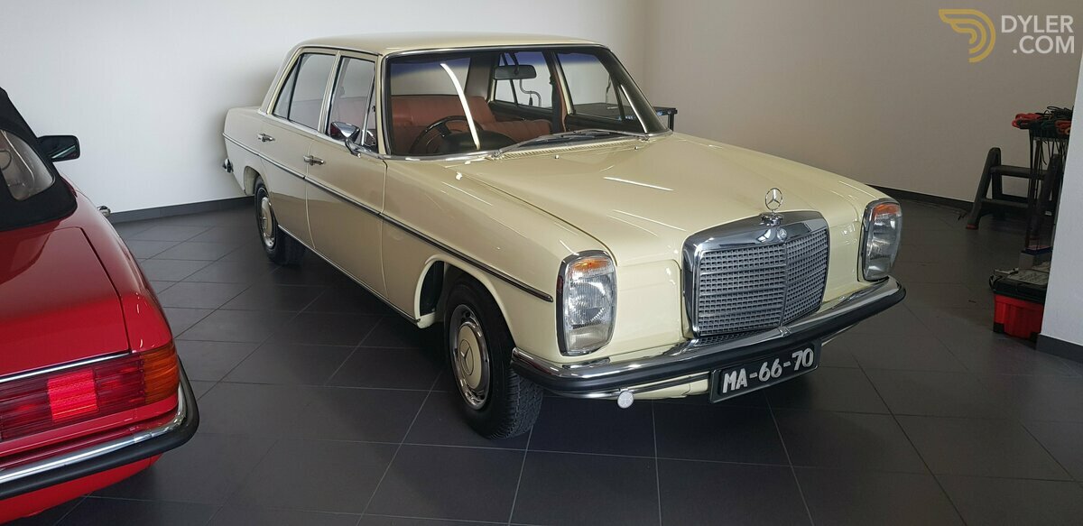 1971 Mercedes-Benz 230.6 RHD (W114) (6 Cylinder Petrol) 66620 Kms, foto 2
