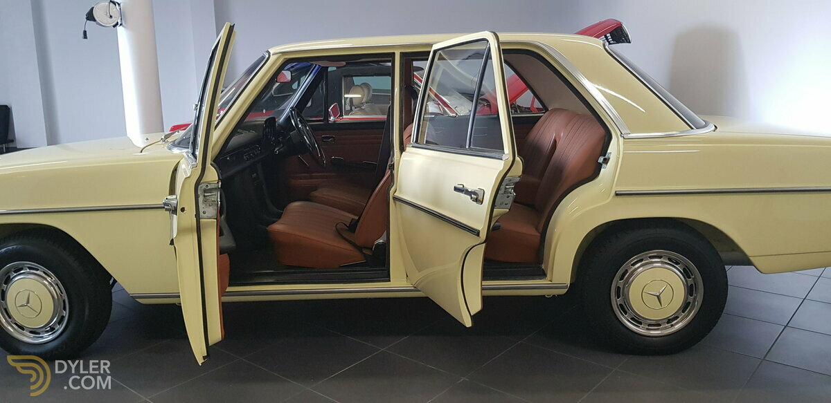 1971 Mercedes-Benz 230.6 RHD (W114) (6 Cylinder Petrol) 66620 Kms, foto 4