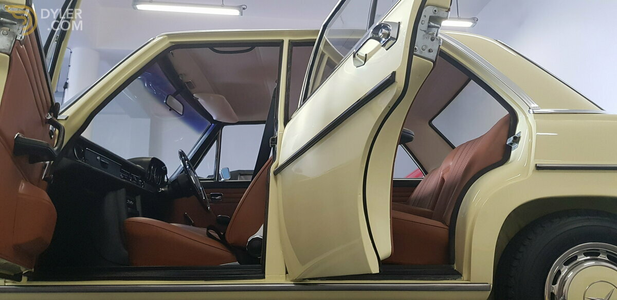 1971 Mercedes-Benz 230.6 RHD (W114) (6 Cylinder Petrol) 66620 Kms, foto 5