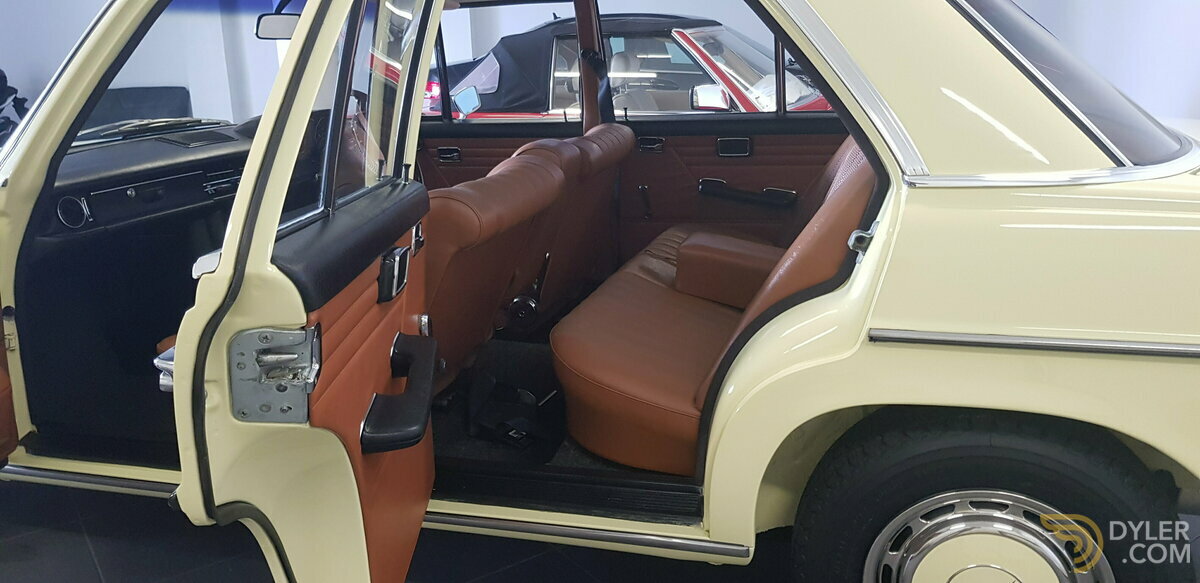 1971 Mercedes-Benz 230.6 RHD (W114) (6 Cylinder Petrol) 66620 Kms, foto 11