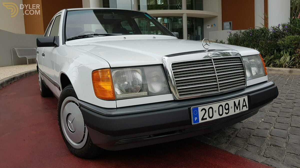 1991 Mercedes-Benz 200E RHD (Petrol) - 38.030 Kms (23.750 Mls), foto 2