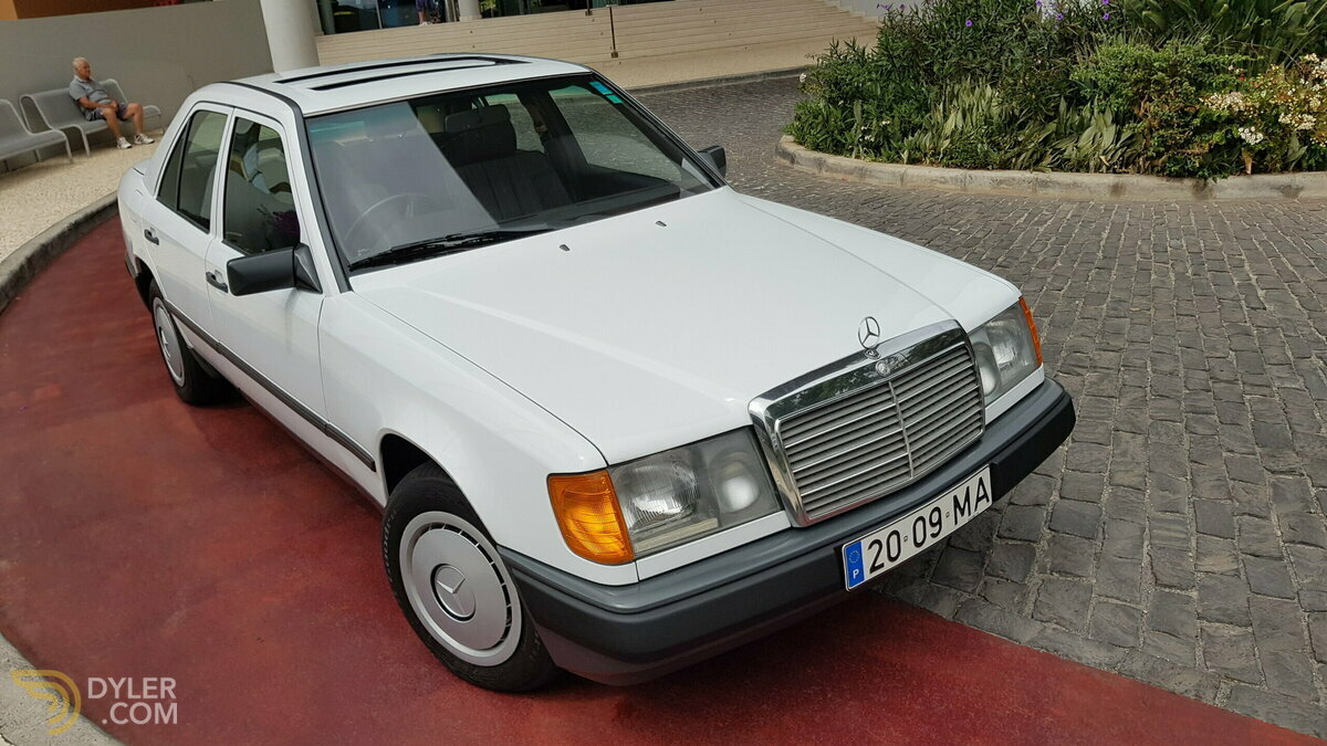 1991 Mercedes-Benz 200E RHD (Petrol) - 38.030 Kms (23.750 Mls), foto 4