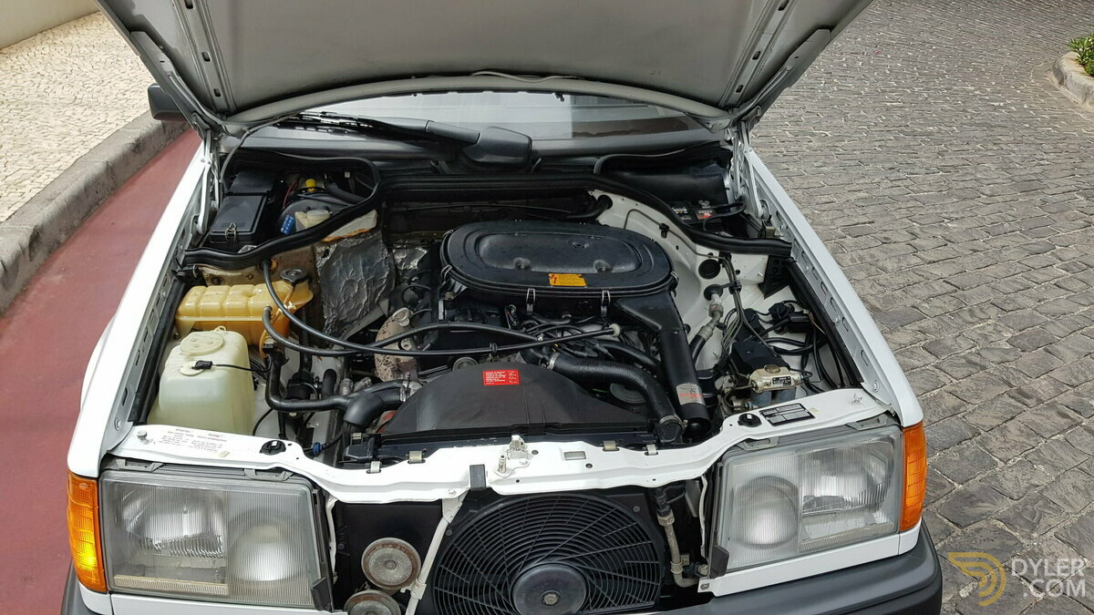 1991 Mercedes-Benz 200E RHD (Petrol) - 38.030 Kms (23.750 Mls), foto 5
