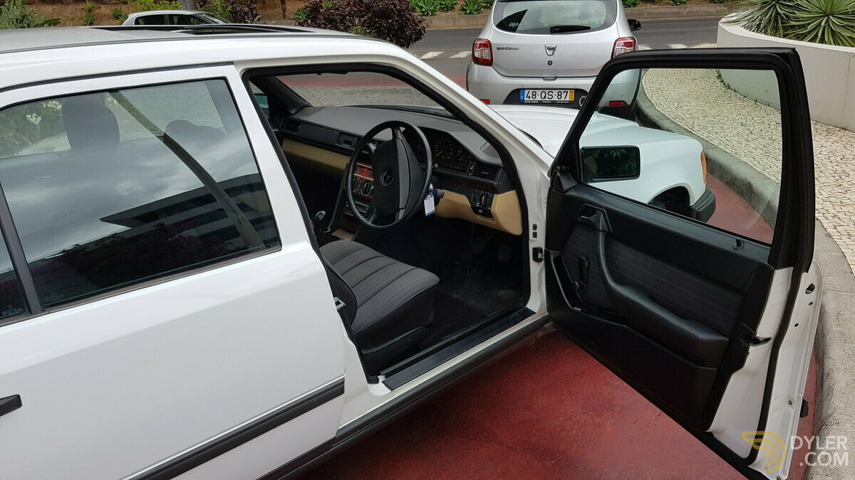 1991 Mercedes-Benz 200E RHD (Petrol) - 38.030 Kms (23.750 Mls), foto 12