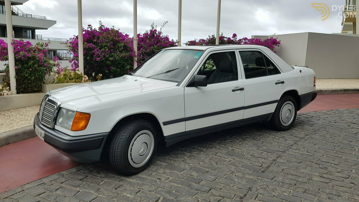 1991 Mercedes-Benz 200E RHD (Petrol) - 38.030 Kms (23.750 Mls), foto 8