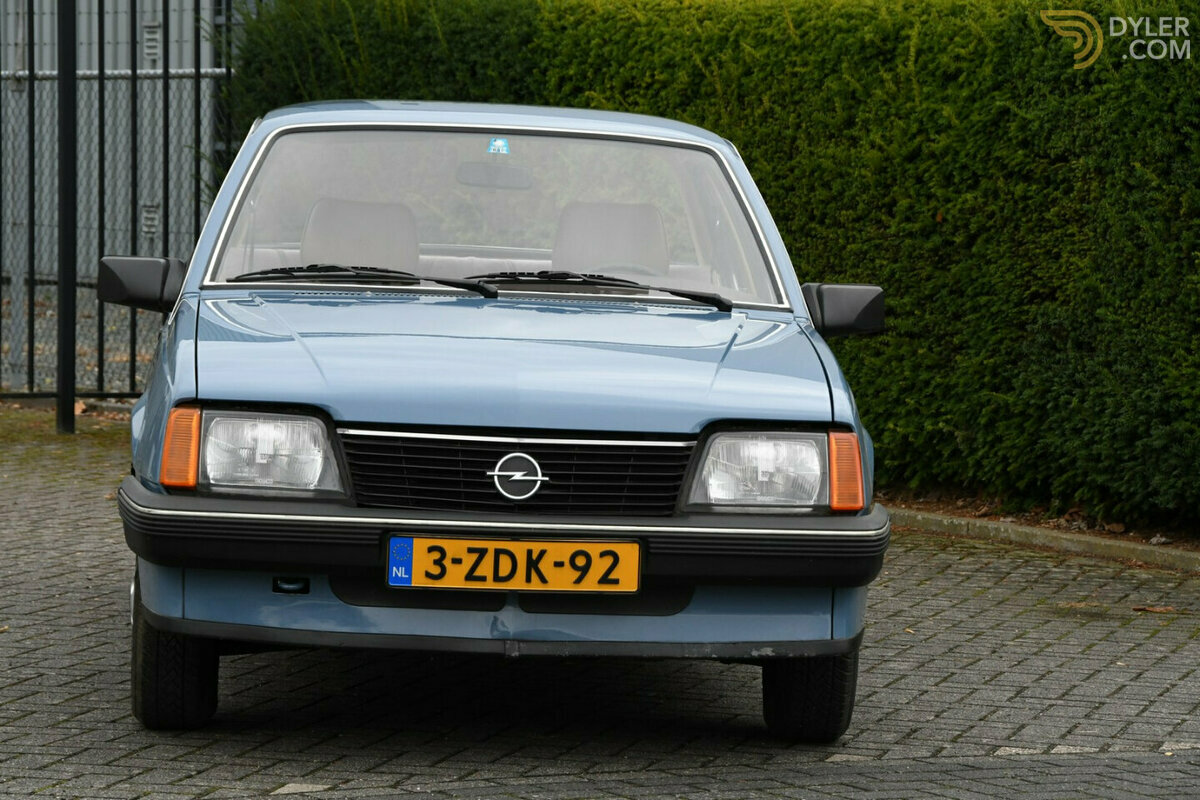 1983 Opel Ascona C 1.3 S Sedan, foto 3
