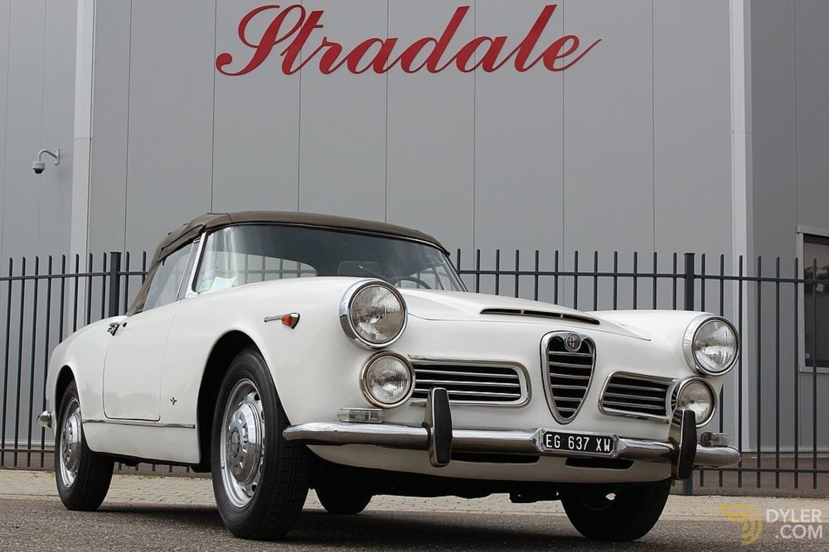 1963 Alfa Romeo 2600 Touring Spider, foto 2