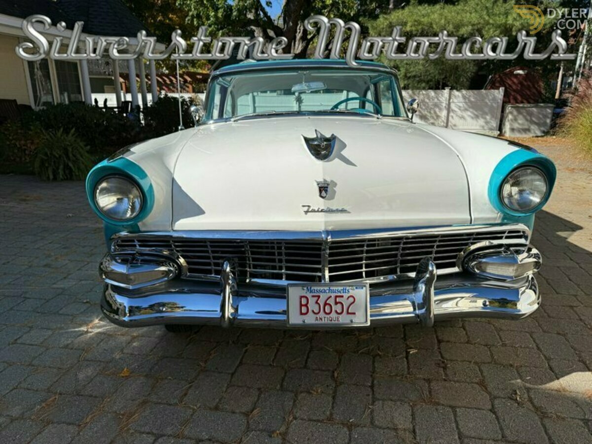 1956 Ford Fairlane Victoria Tudor Sedan, foto 2