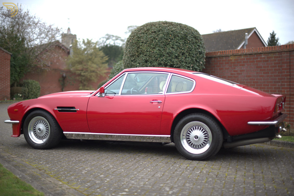 1985 Aston Martin V8 Vantage Sports Saloon, foto 4
