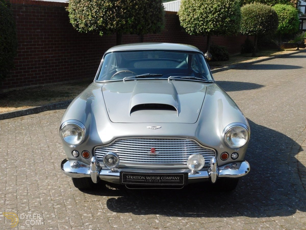 1961 Aston Martin DB4 Series II Sports Saloon, foto 2