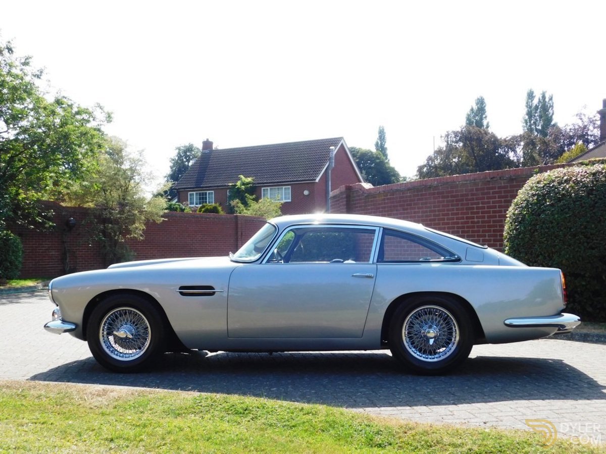 1961 Aston Martin DB4 Series II Sports Saloon, foto 3