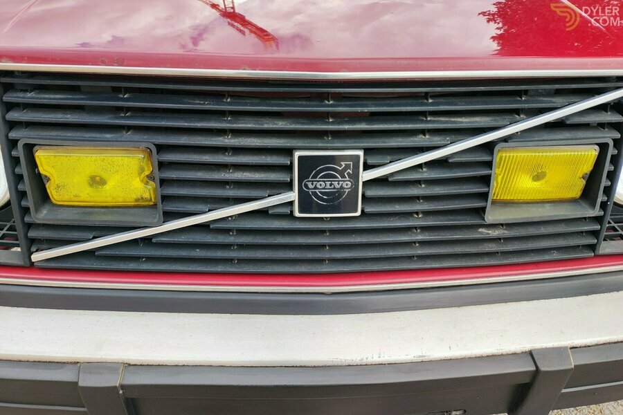 Classic 1975 Volvo 244 244 DL For Sale. Price 4 500 eur - Dyler