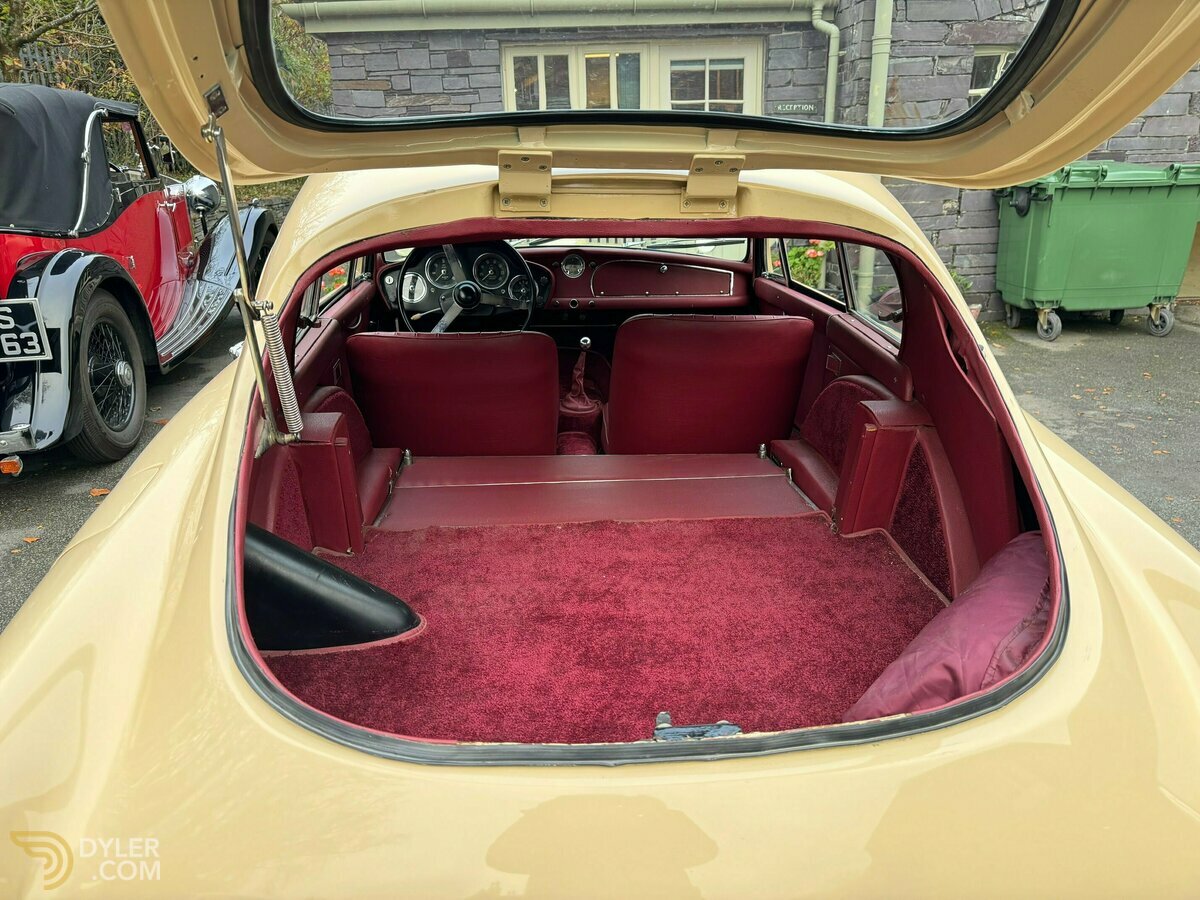 1957 Aston Martin DB2 B 2/4 MKIII Saloon 1344, foto 12