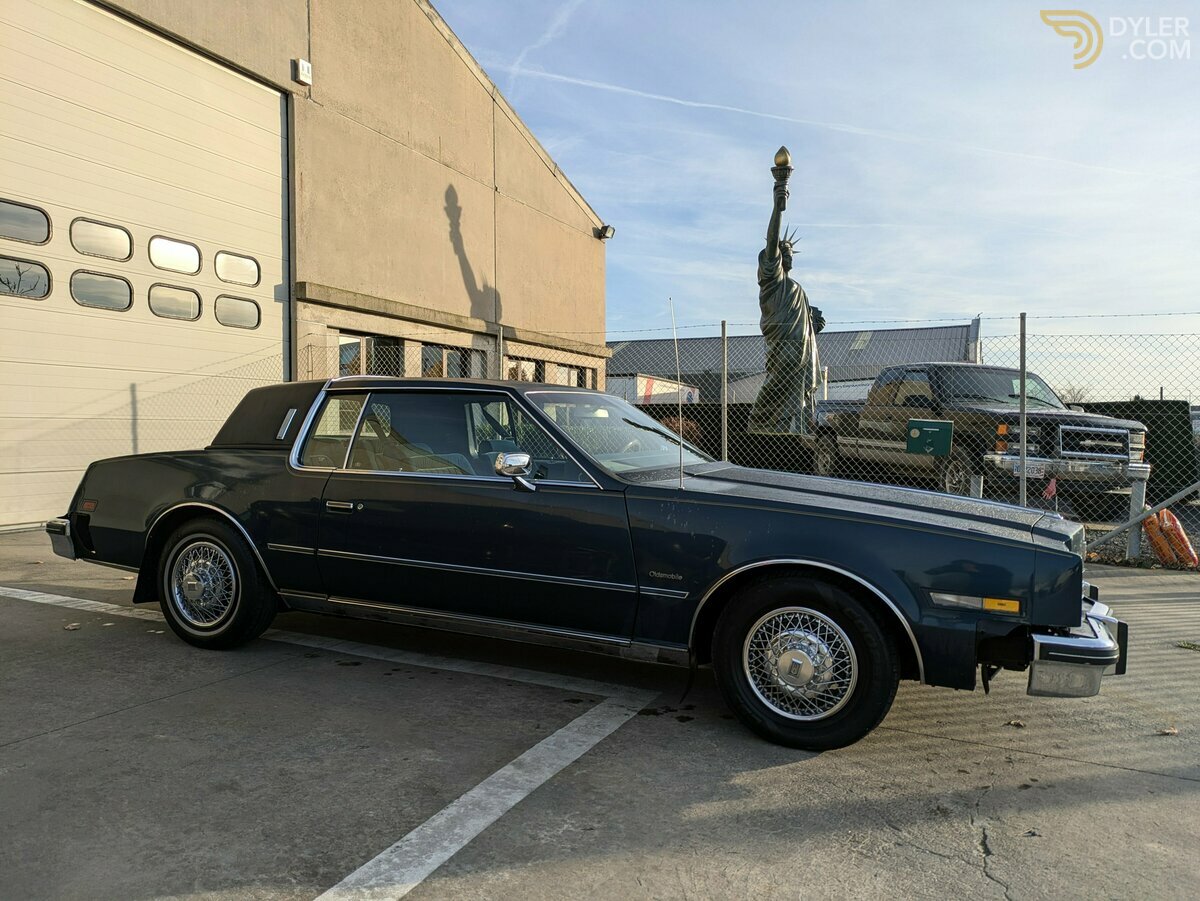 1985 Oldsmobile Toronado Brougham, foto 2