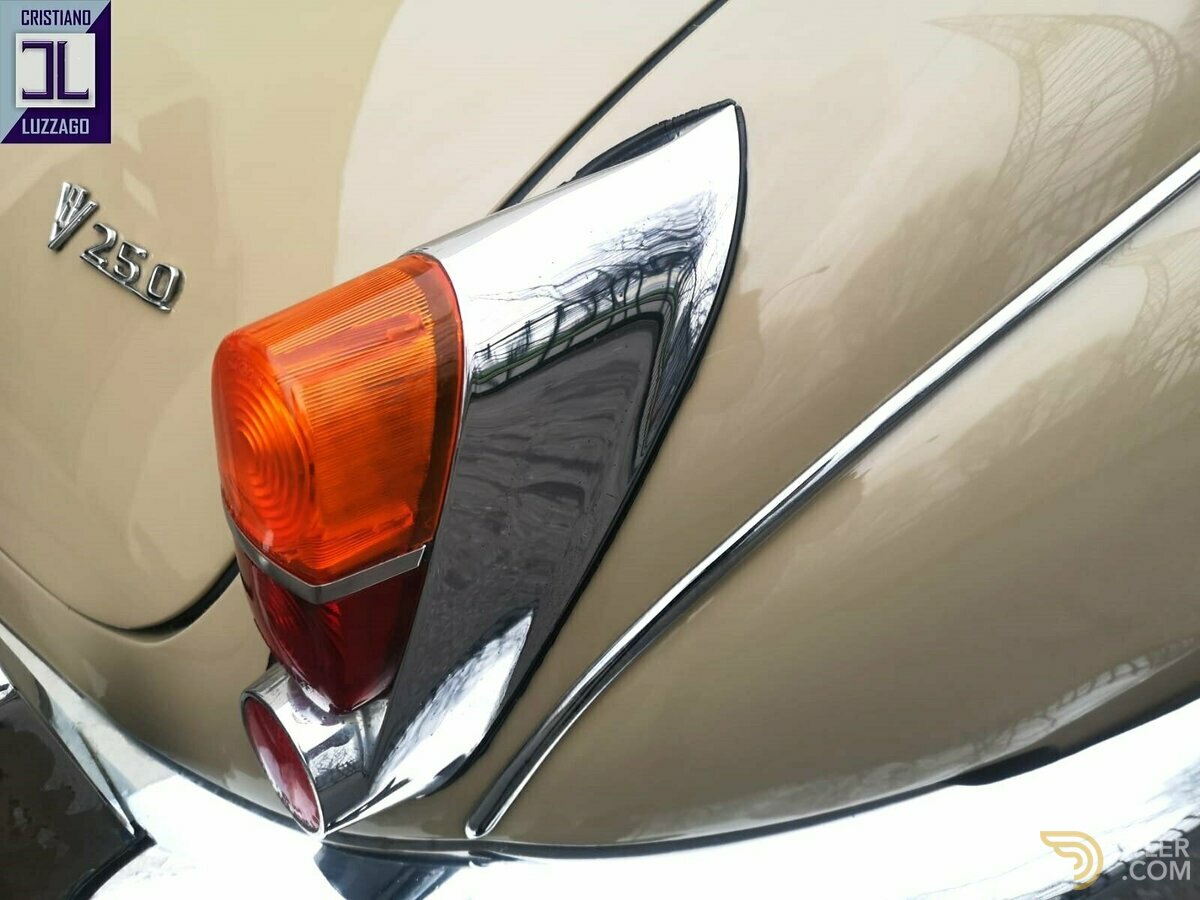 1969 Daimler 2.5 V8 SALOON RHD, foto 10