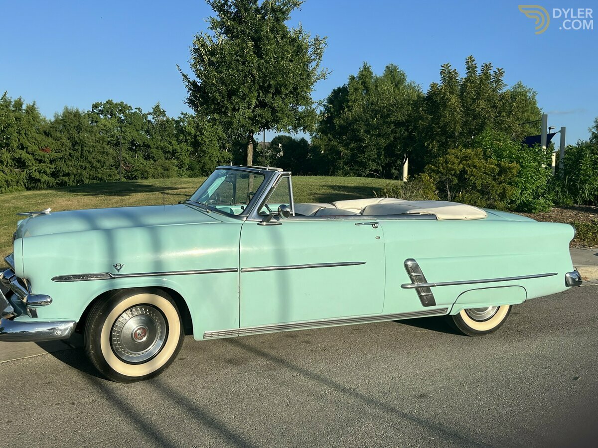 1953 Ford Convertible Coupe Crestline Sunliner, foto 1