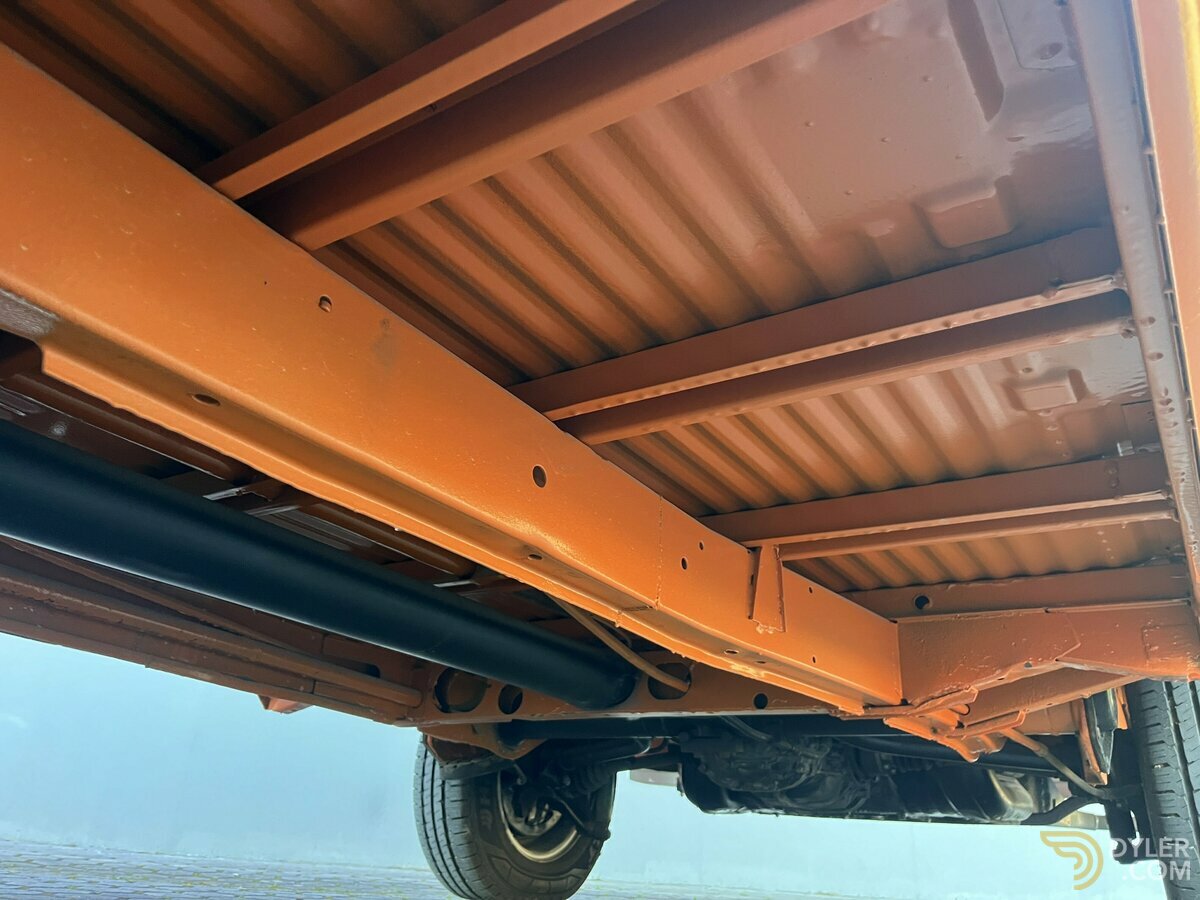 1974 Volkswagen T2 8 posti walkthrough, foto 9