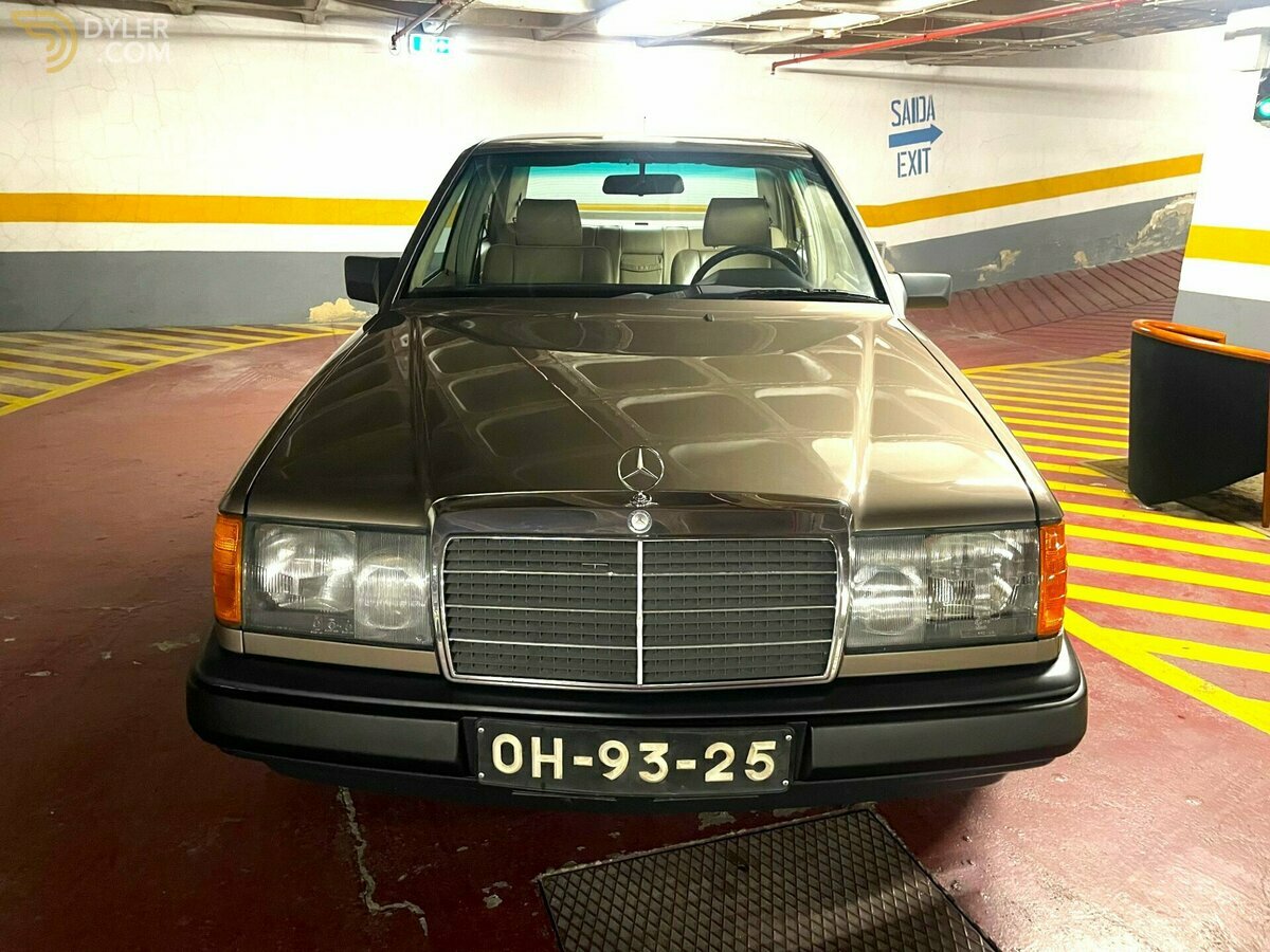 1987 Mercedes-Benz 230E W124, foto 2
