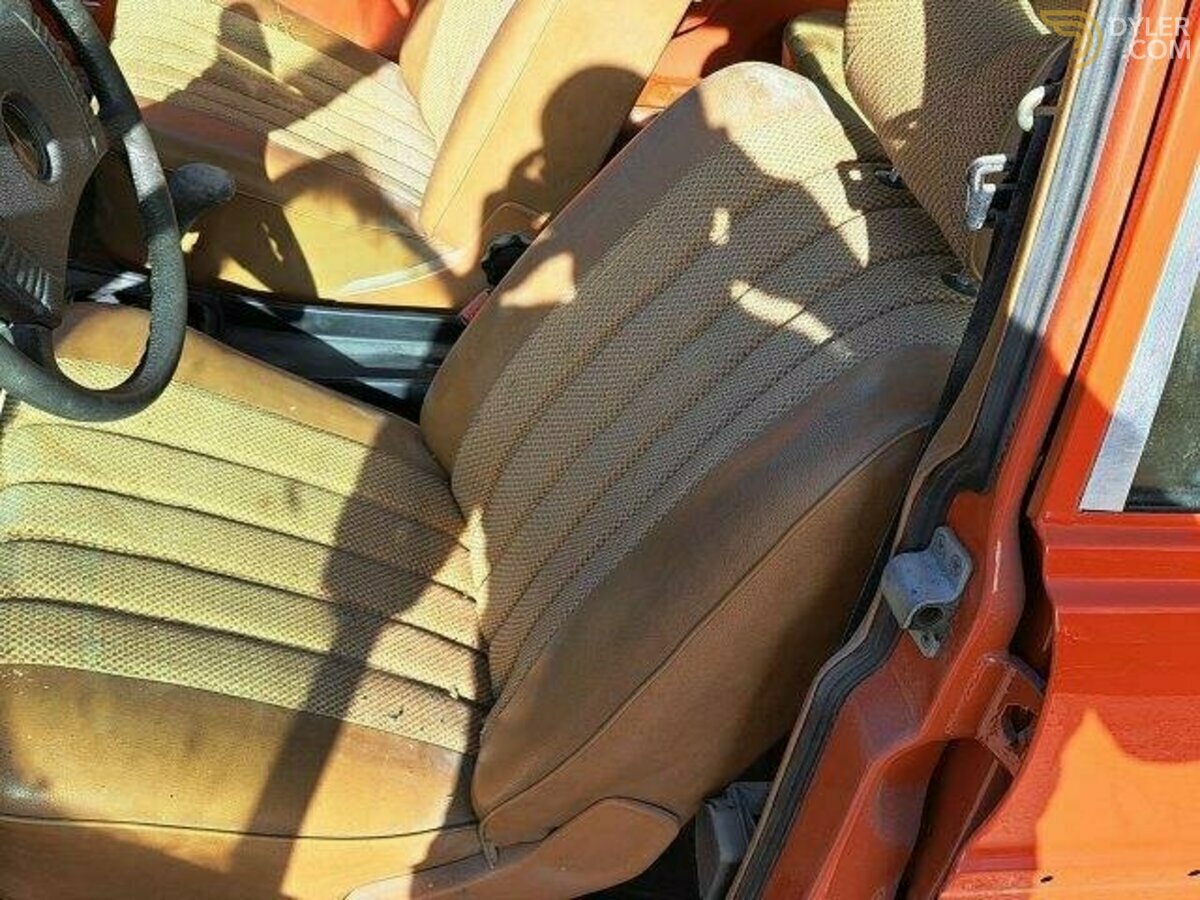 1975 Mercedes-Benz 200D W115 \8 RESTAURO DA ULTIMARE, foto 3