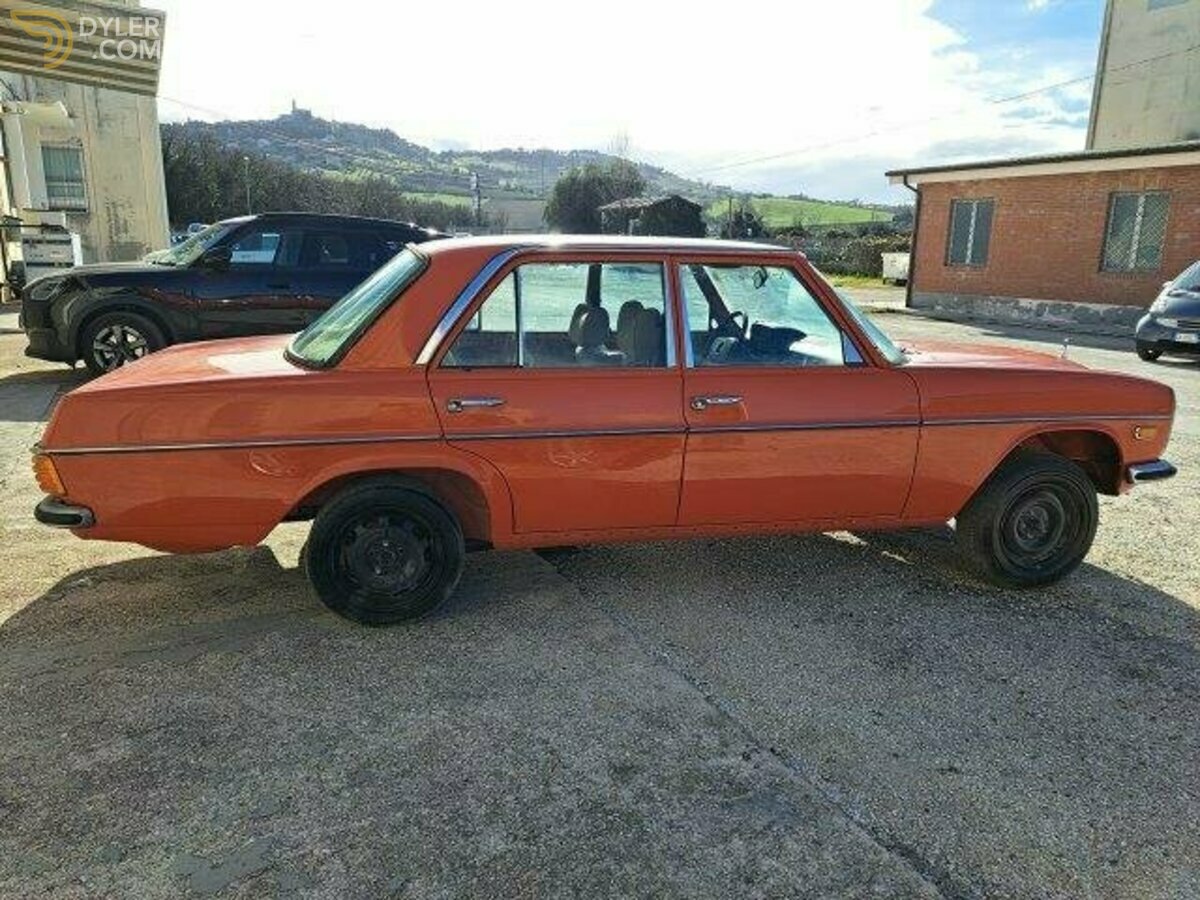 1975 Mercedes-Benz 200D W115 \8 RESTAURO DA ULTIMARE, foto 8