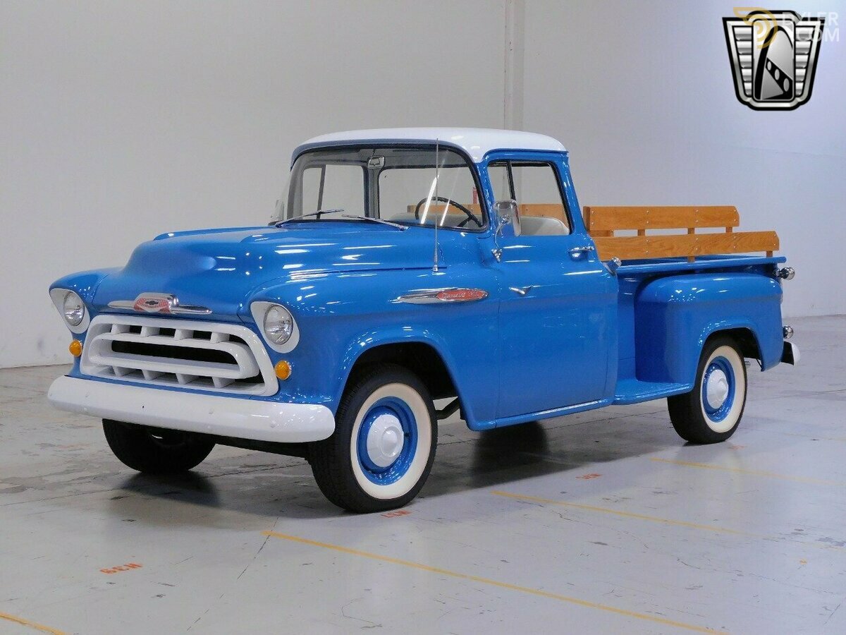 1957 Chevrolet Apache 3200, foto 2