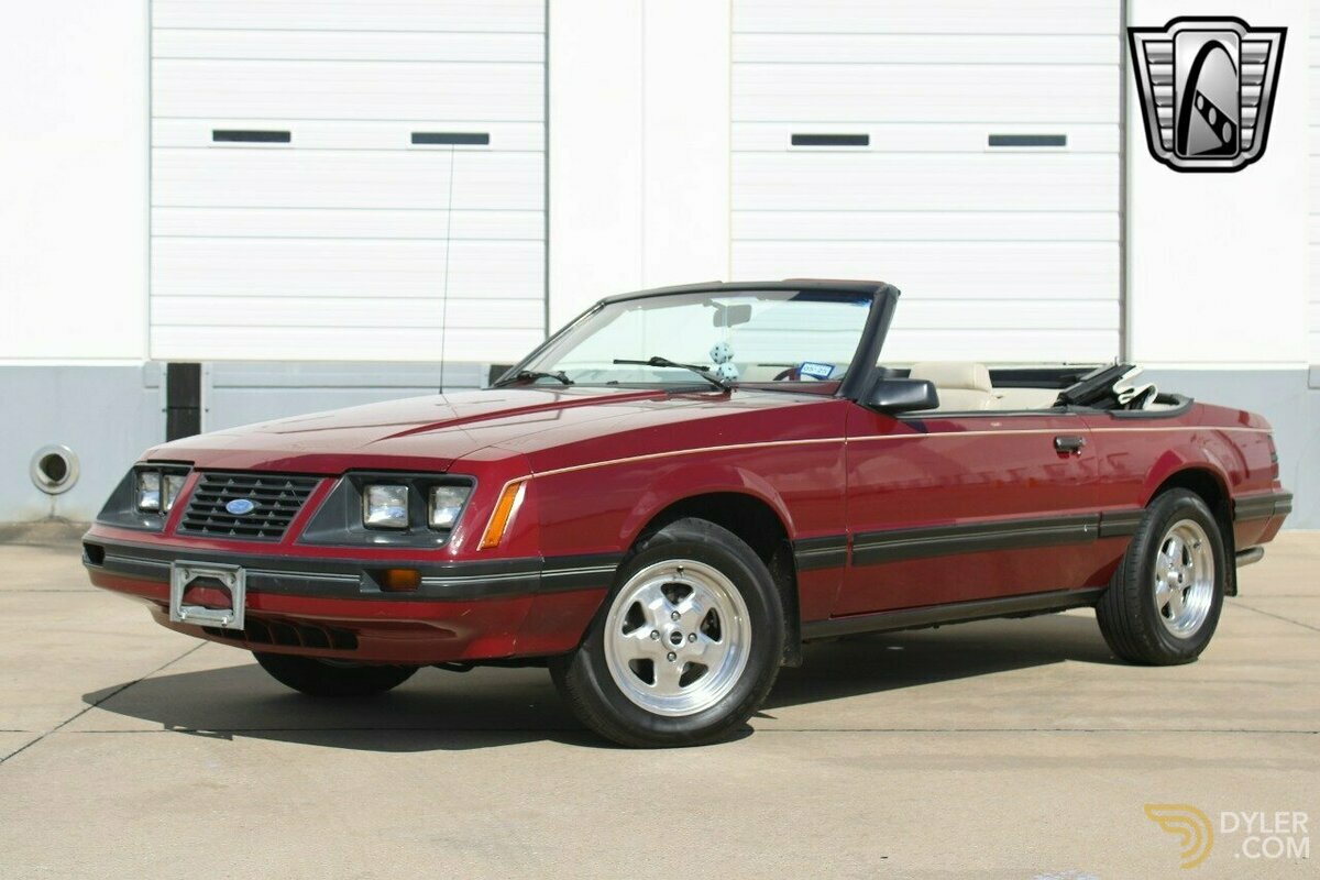 1983 Ford Mustang GLX, foto 2