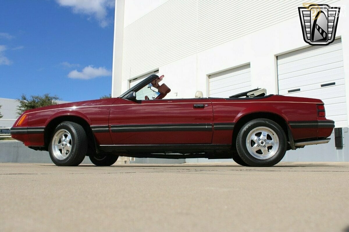1983 Ford Mustang GLX, foto 4