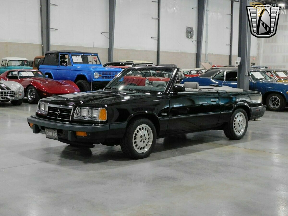 1986 Dodge 600, foto 2
