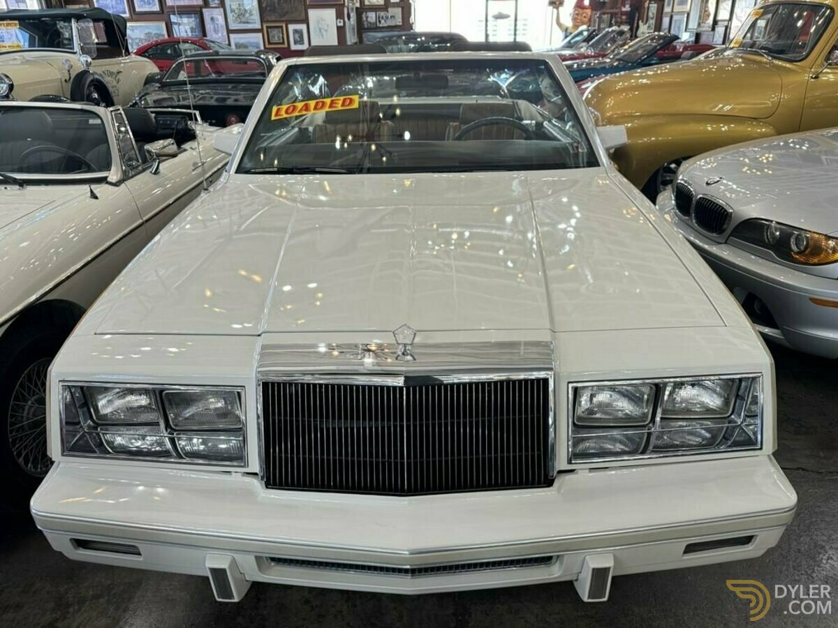 1983 Chrysler Le Baron, foto 3