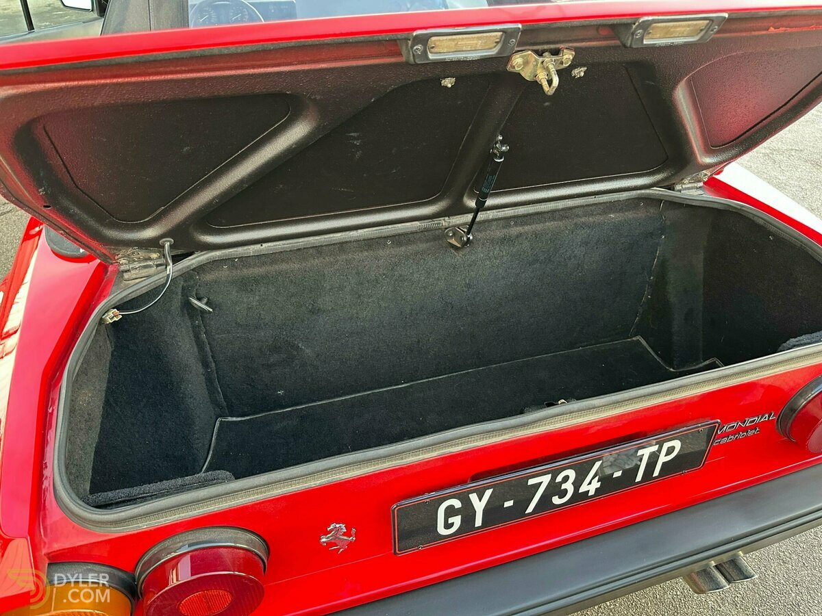 1985 Ferrari Mondial, foto 12