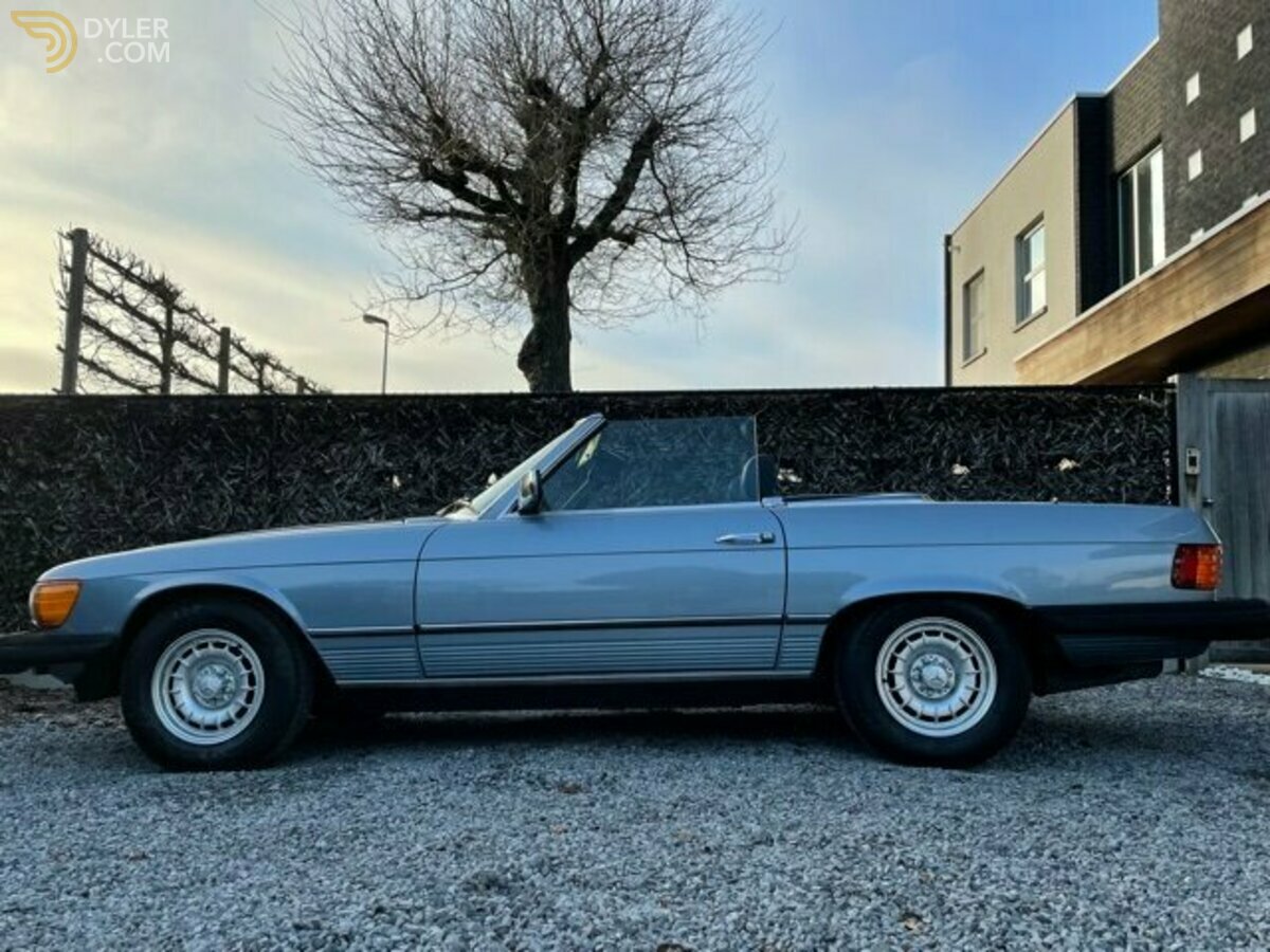 1985 Mercedes-Benz SL 380 Cabrio R107 + Hardtop in Diamond Blue Metallic, foto 2