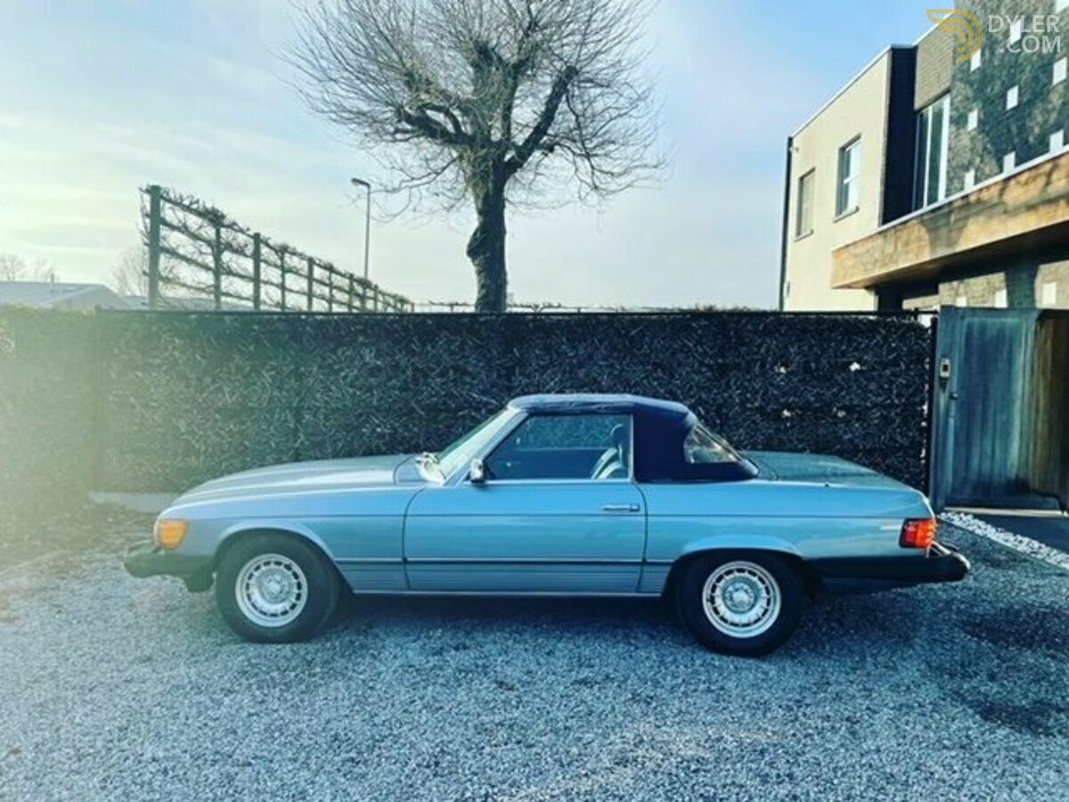 1985 Mercedes-Benz SL 380 Cabrio R107 + Hardtop in Diamond Blue Metallic, foto 1
