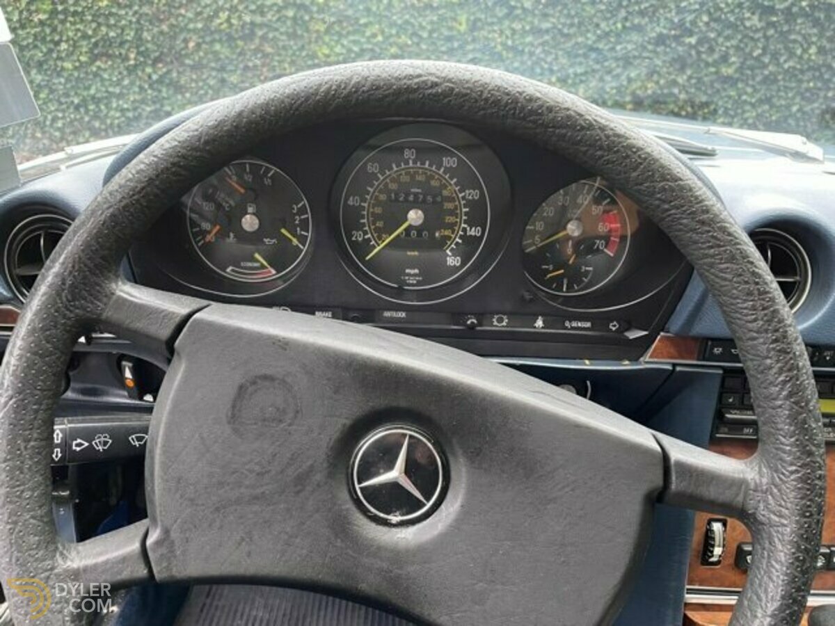 1985 Mercedes-Benz SL 380 Cabrio R107 + Hardtop in Diamond Blue Metallic, foto 12