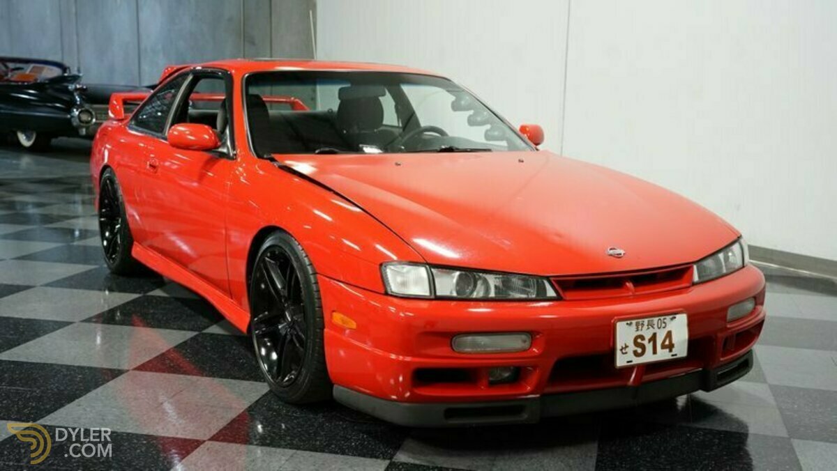 large_aeea3d4a-7d2a-47d8-a116-