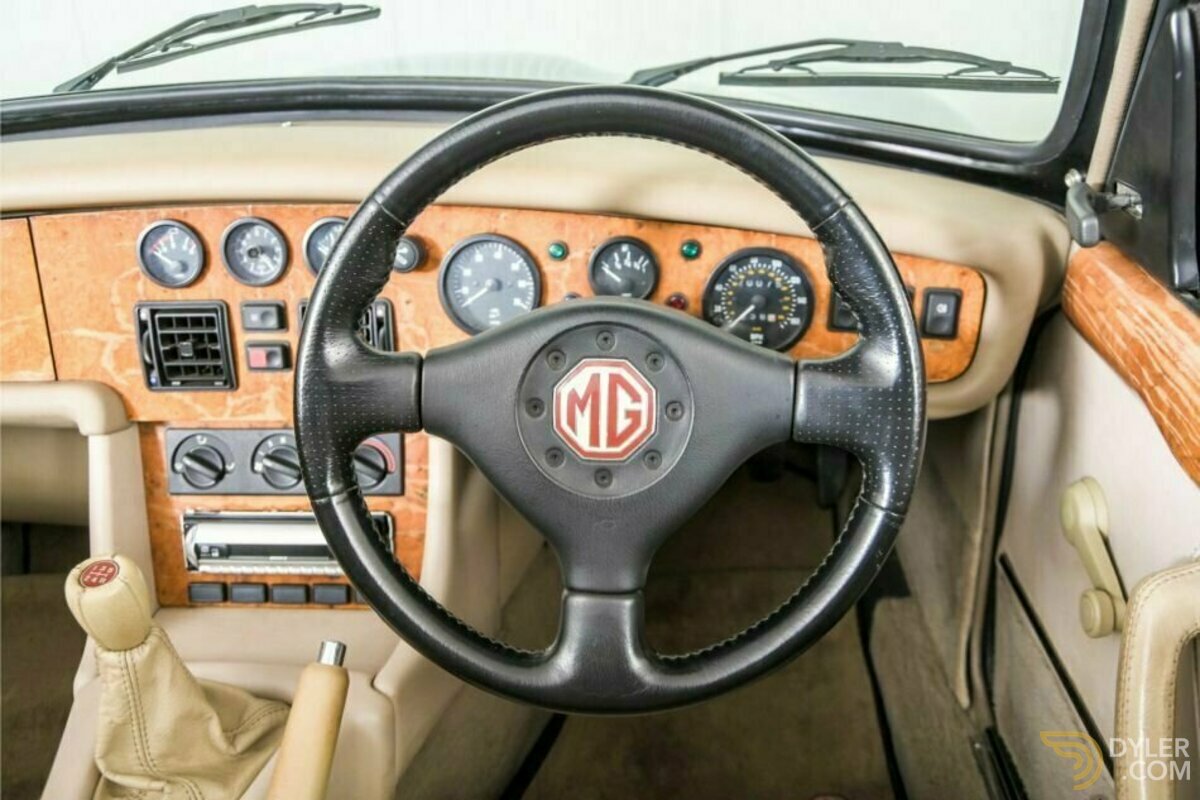 1991 MG RV8 4.0 V8, foto 8