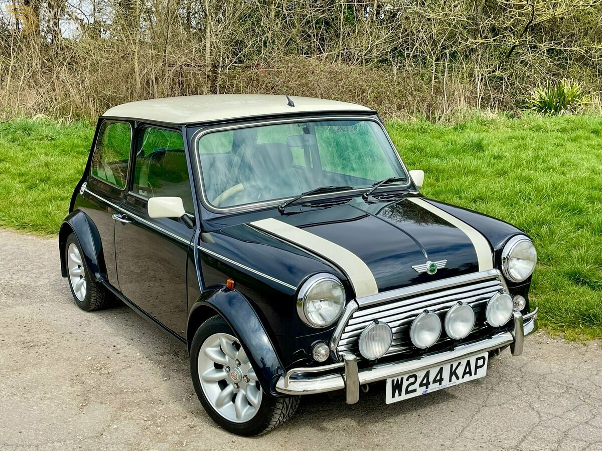 Classic 2000 Rover Mini COOPER SPORT 1.3i ONLY 8900 miles