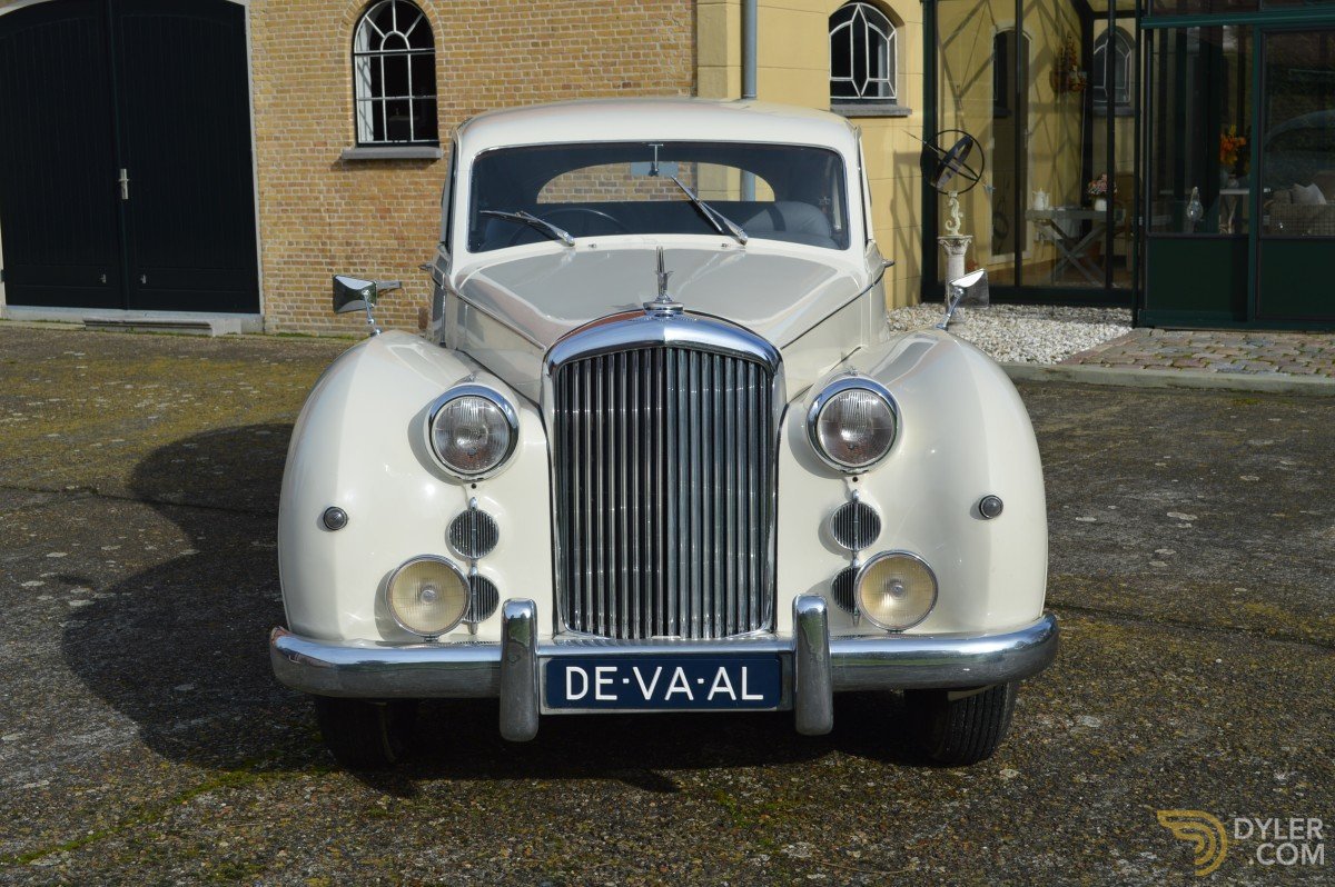 1952 Bentley MK VI James Young saloon, foto 3