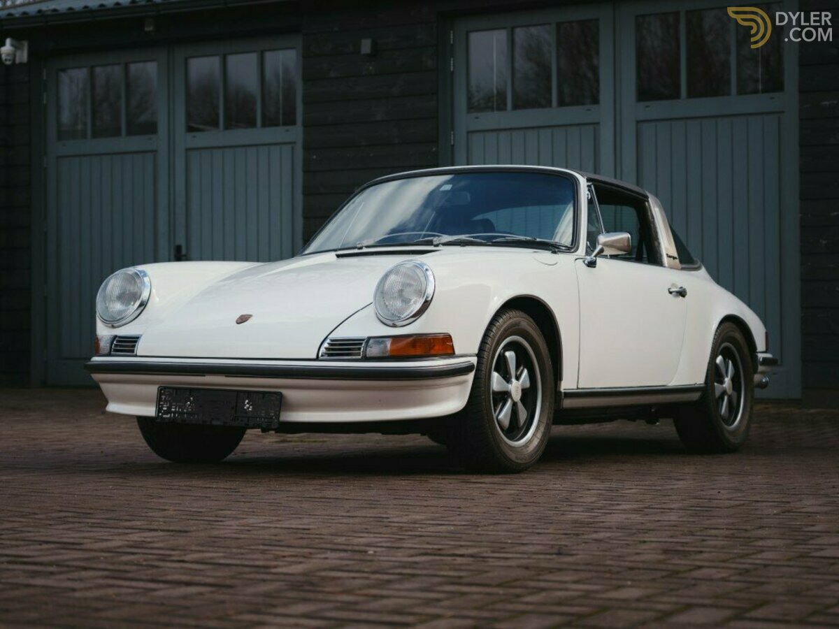 large_0ccce937-2e56-482c-8885-