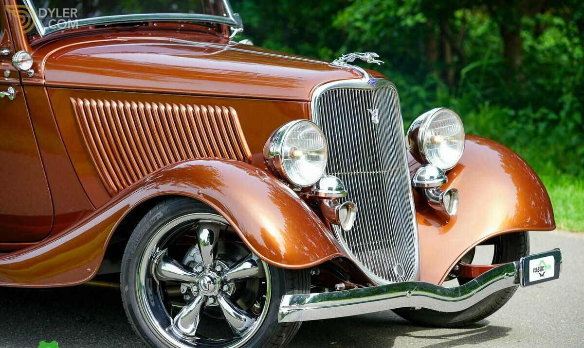1933 Ford V8 Tudor Restomod, foto 9