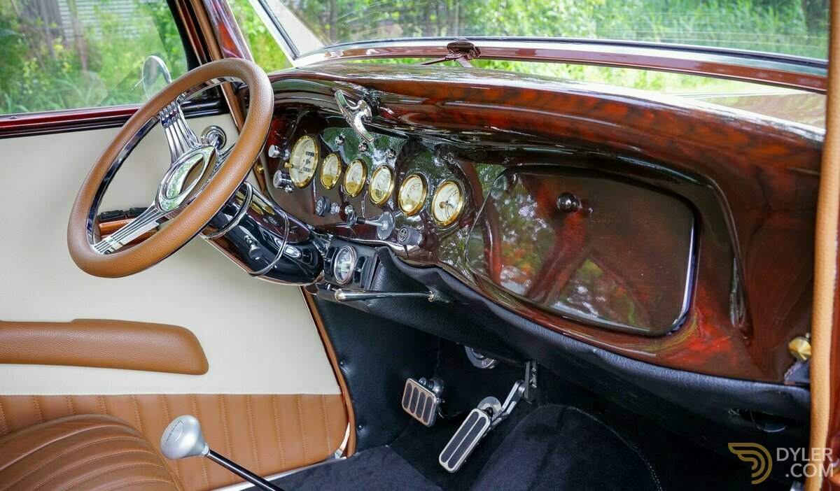 1933 Ford V8 Tudor Restomod, foto 4
