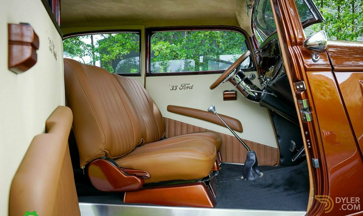 1933 Ford V8 Tudor Restomod, foto 6
