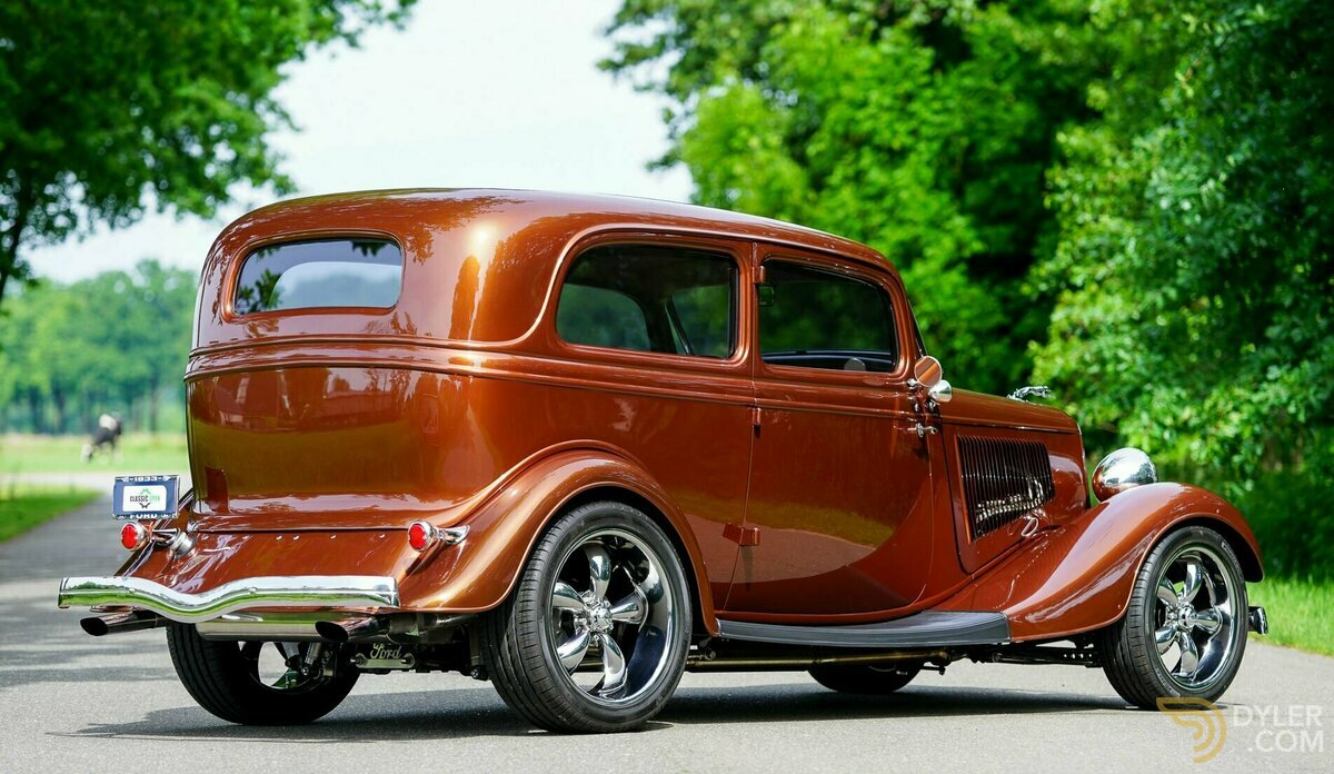 1933 Ford V8 Tudor Restomod, foto 10
