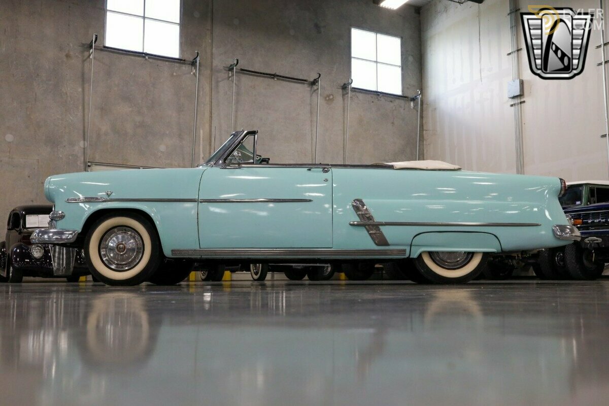 1953 Ford Crestline Sunliner, foto 3