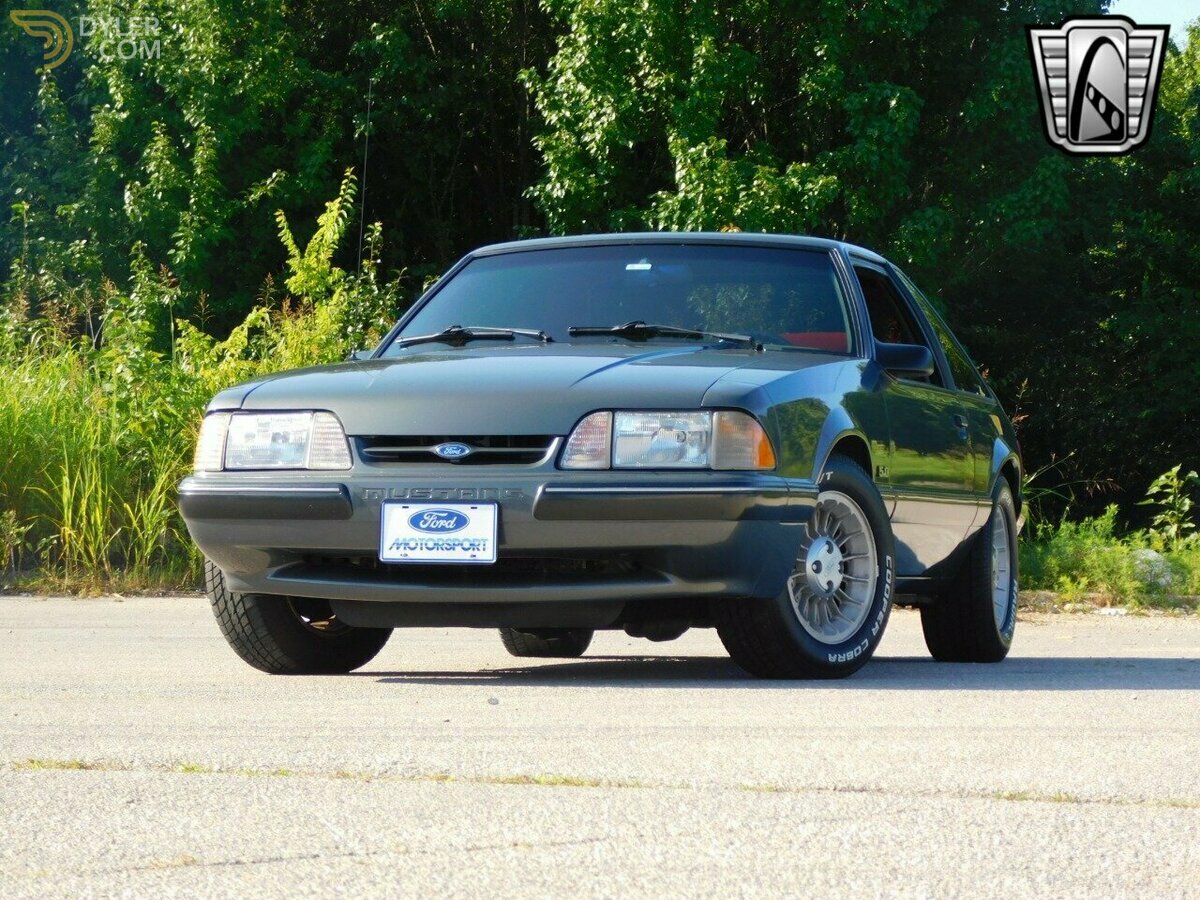 1987 Ford Mustang, foto 2
