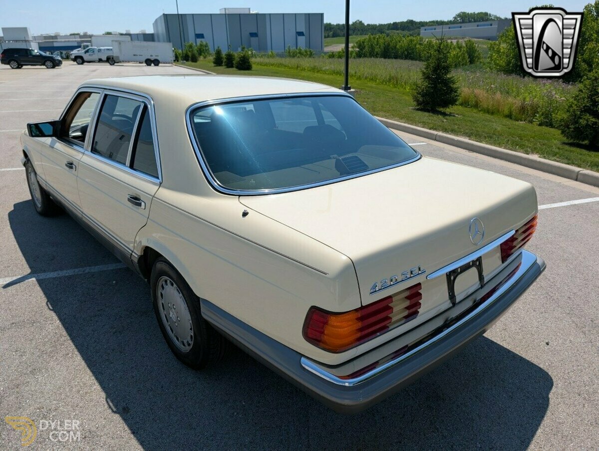 1986 Mercedes-Benz S-Class 420 SEL, foto 4